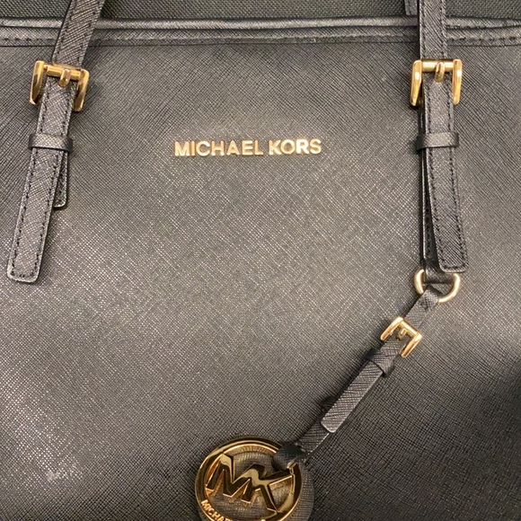 Michael Kors Jet Set black saffiano tote bag - Picture 9 of 11